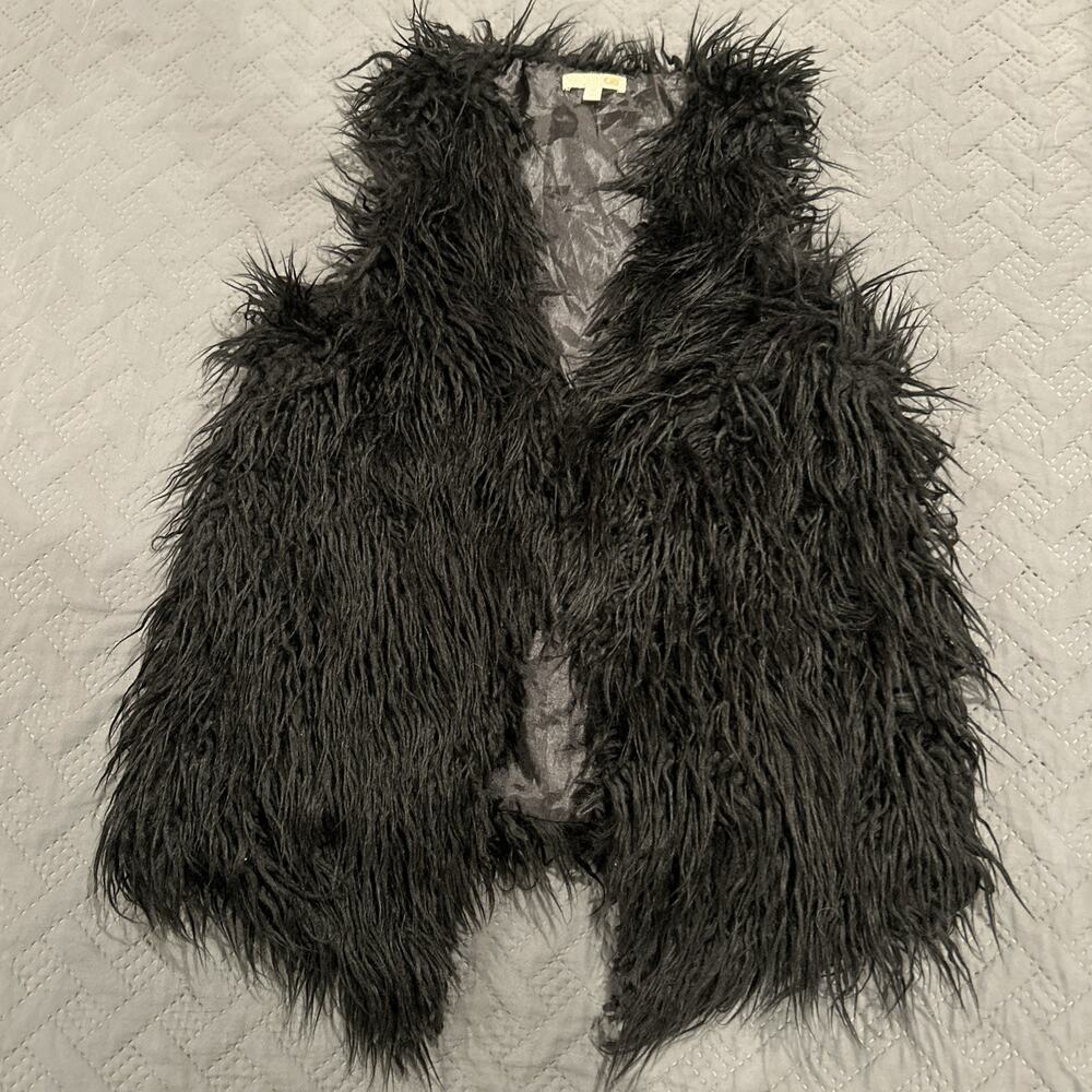 GB Gianni Bini Black Shaggy open front Faux Fur Vest Womens Medium